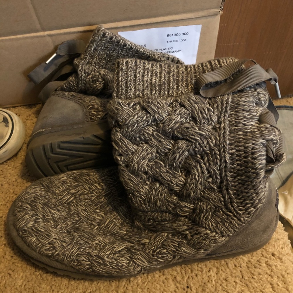 Grey knit uggs